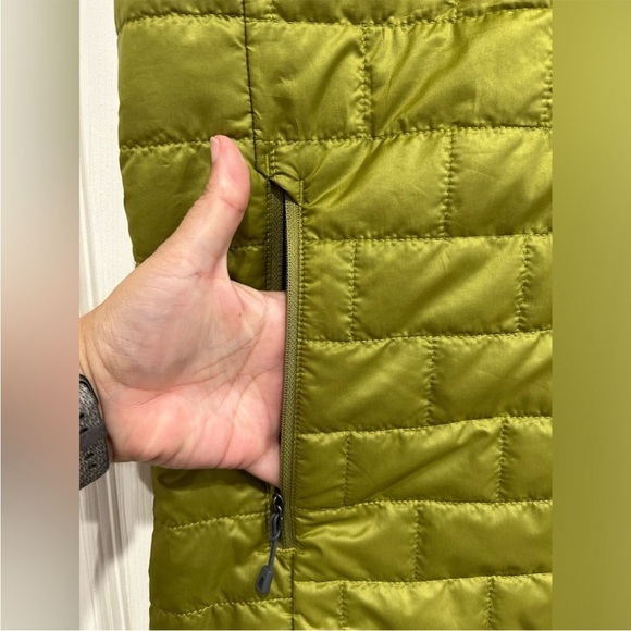 Patagonia Men’s Medium Nano Puff Insulated Vest Graze Green Puffer NWT Puffy - Picture 8 of 10